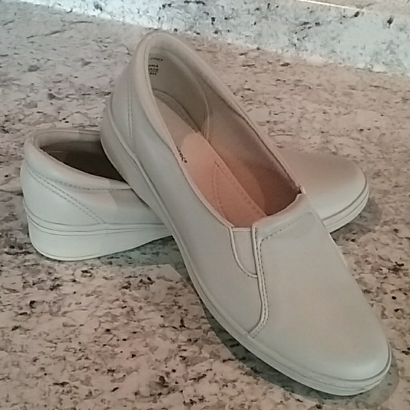 Grasshoppers Shoes - Grasshoppers loafers beige size 7M